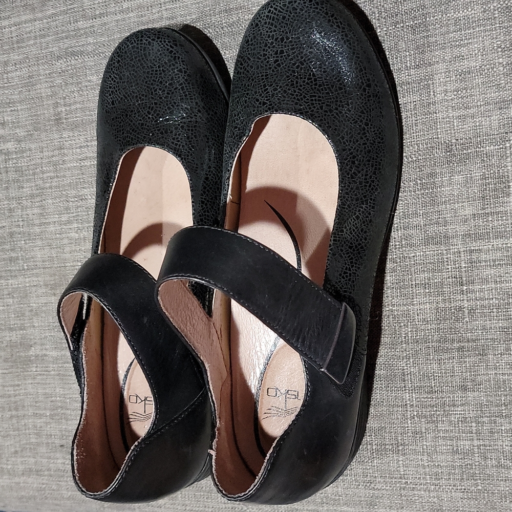 Dansko black shoes